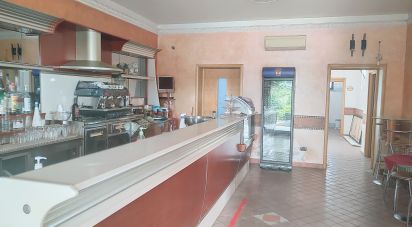 Casa indipendente 8 locali di 8.000 m² in Controguerra (64010)