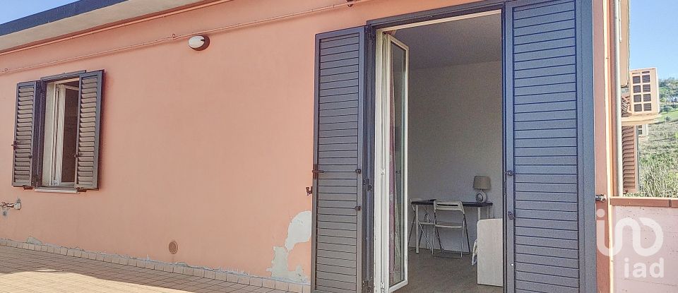 Townhouse 8 rooms of 8,000 m² in Controguerra (64010)