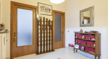 Appartamento 5 locali di 144 m² a Macerata (62100)