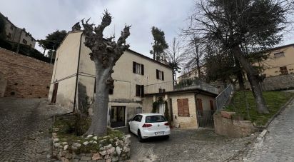 Casa di paese 7 locali di 233 m² in Montelparo (63853)