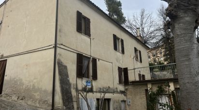 Casa di paese 7 locali di 233 m² in Montelparo (63853)