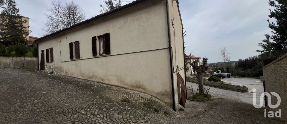 Casa di paese 7 locali di 233 m² in Montelparo (63853)