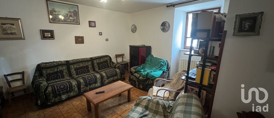 Casa di paese 7 locali di 233 m² in Montelparo (63853)