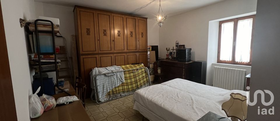 Casa di paese 7 locali di 233 m² in Montelparo (63853)