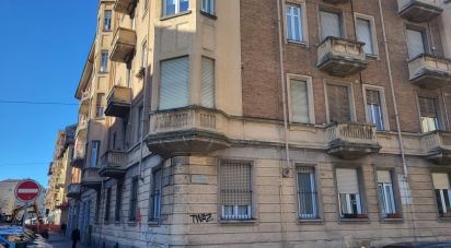 Four-room apartment of 80 m² in Torino (10126)