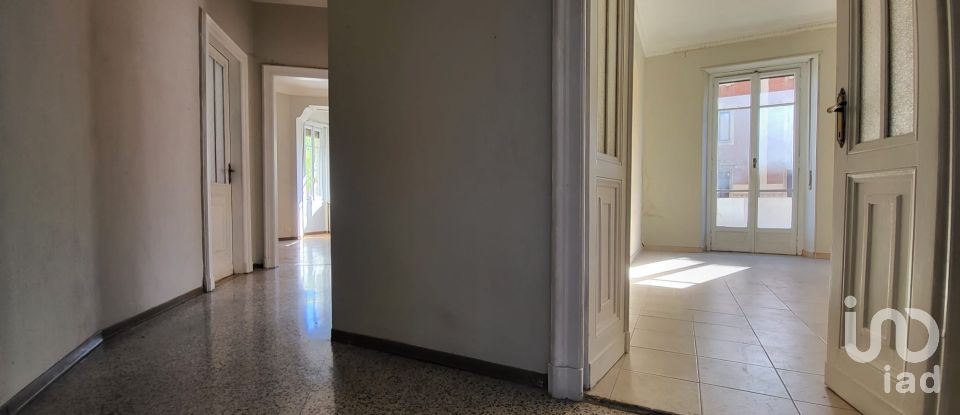 Four-room apartment of 80 m² in Torino (10126)
