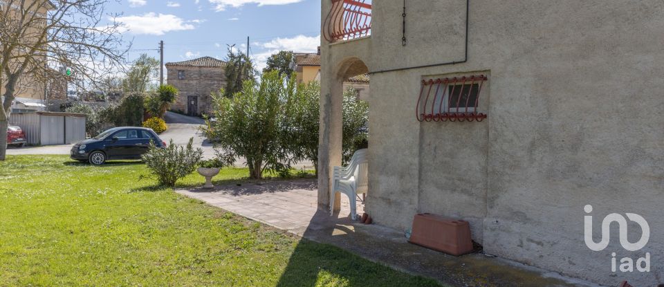 Town house 7 rooms of 138 m² in Montelupone (62010)