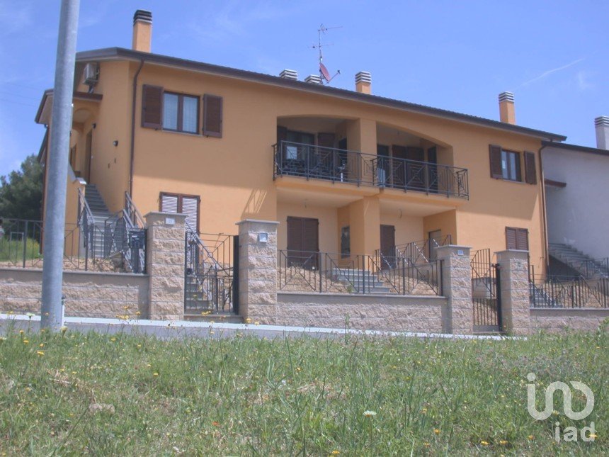 Appartamento 6 locali di 165 m² a Passignano sul Trasimeno (06065)