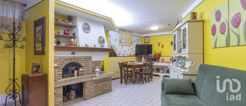 Traditional house 3 rooms of 180 m² in Recanati (62019)