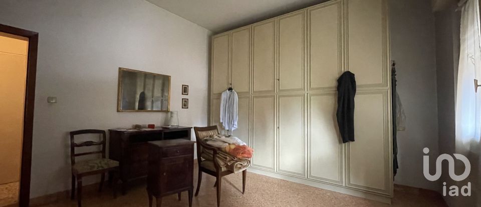 Apartment 8 rooms of 161 m² in Arezzo (52100)