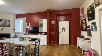 House 7 rooms of 202 m² in Arezzo (52100)