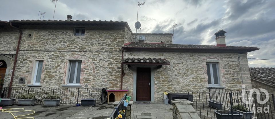 House 7 rooms of 202 m² in Arezzo (52100)