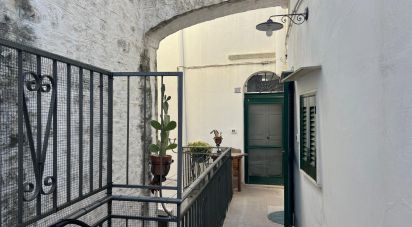 Town house 4 rooms of 180 m² in Cisternino (72014)