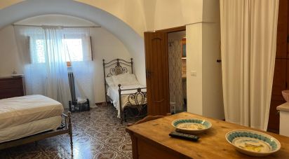 Casa indipendente 4 locali di 180 m² in Cisternino (72014)