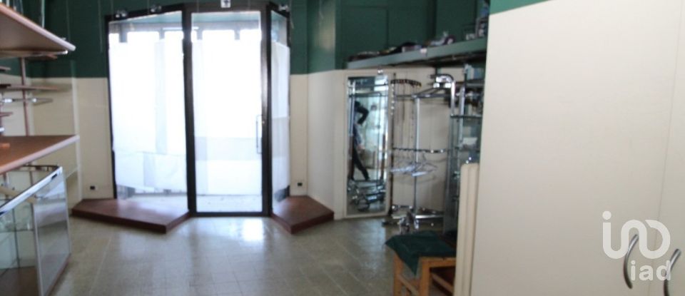 Shop / premises commercial of 55 m² in Rocca di Papa (00040)