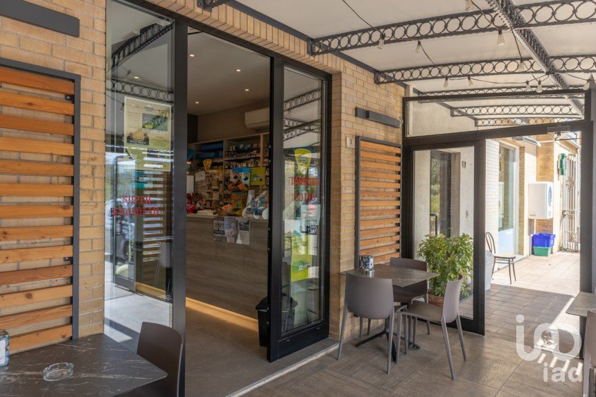Tabacchi di 20 m² in Montelupone (62010)