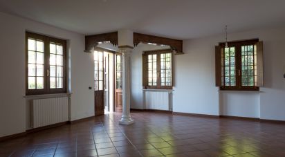 Casa 6 locali di 137 m² in Lonato del Garda (25017)