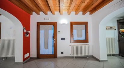Casa indipendente 9 locali di 235 m² in Castions di Strada (33050)