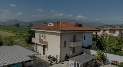Rustico 8 locali di 158 m² in Pontinia (04014)