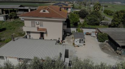 Rustico 8 locali di 158 m² in Pontinia (04014)