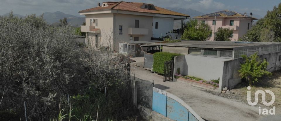 Rustico 8 locali di 158 m² in Pontinia (04014)