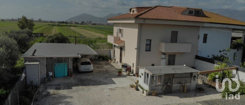 Rustico 8 locali di 158 m² in Pontinia (04014)
