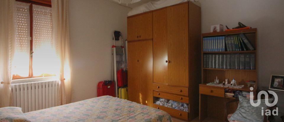 Rustico 8 locali di 158 m² in Pontinia (04014)