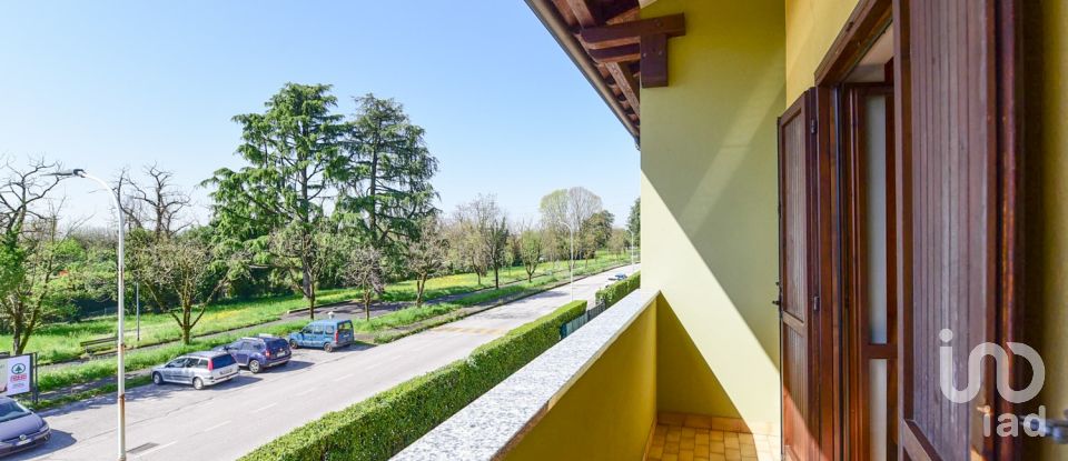 Villa a schiera 3 locali di 135 m² in Seregno (20831)