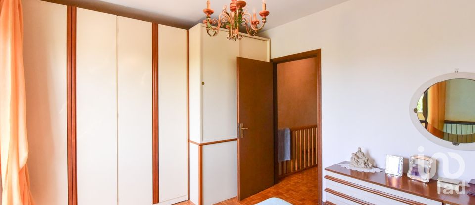 Traditional house 3 rooms of 135 m² in Seregno (20831)