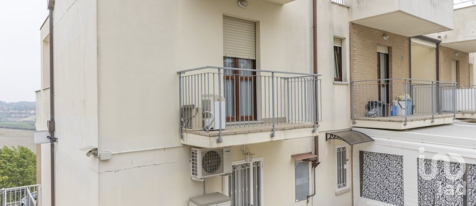 Appartamento 5 locali di 118 m² a Agugliano (60020)
