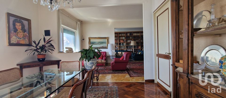 Immobile di prestigio 9 locali di 190 m² a Genova (16146)
