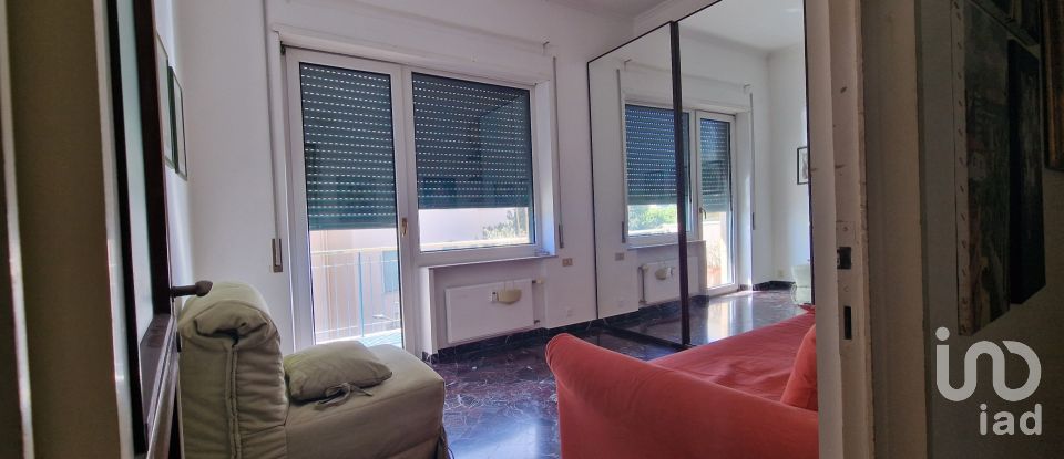 Hotel 9 rooms of 190 m² in Genova (16146)