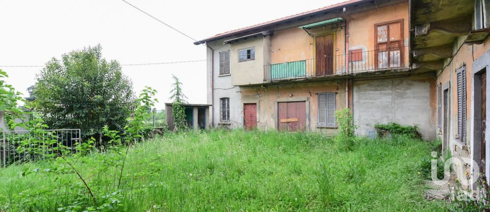 Costruzione di 640 m² in Besana in Brianza (20842)