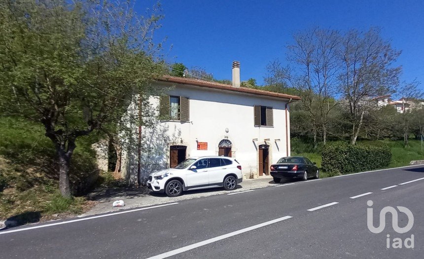 Casa di paese 5 locali di 100 m² in Civitella del Tronto (64010)