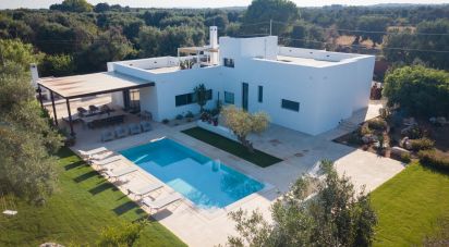 Casale 10 locali di 250 m² in Carovigno (72012)