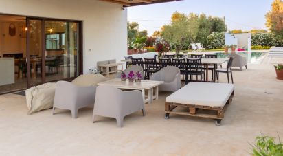 Casale 10 locali di 250 m² in Carovigno (72012)