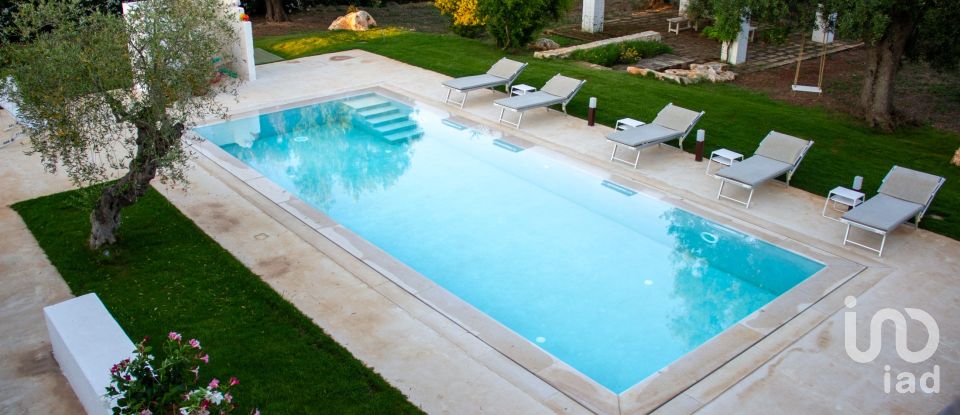 Farm 10 rooms of 250 m² in Carovigno (72012)