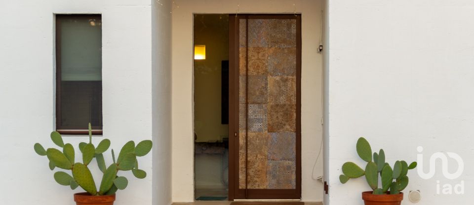 Farm 10 rooms of 250 m² in Carovigno (72012)