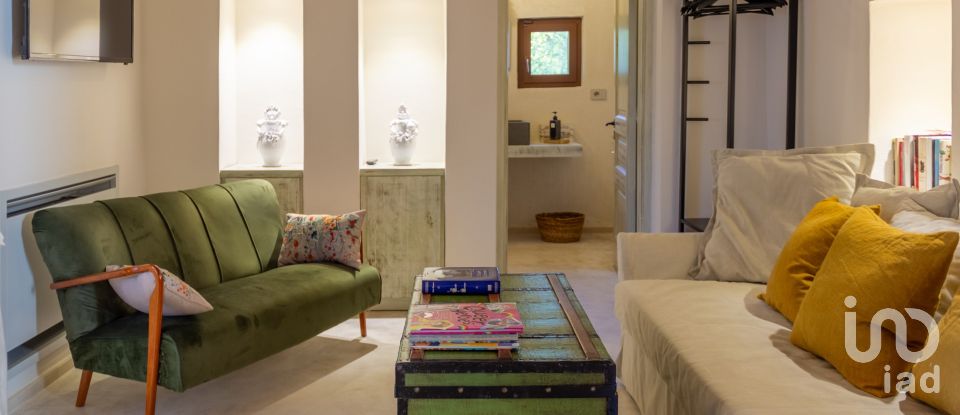 Farm 10 rooms of 250 m² in Carovigno (72012)