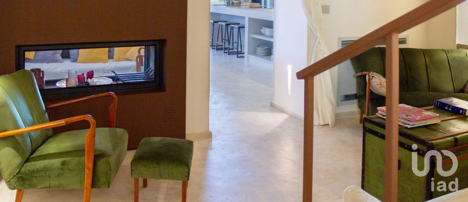 Farm 10 rooms of 250 m² in Carovigno (72012)