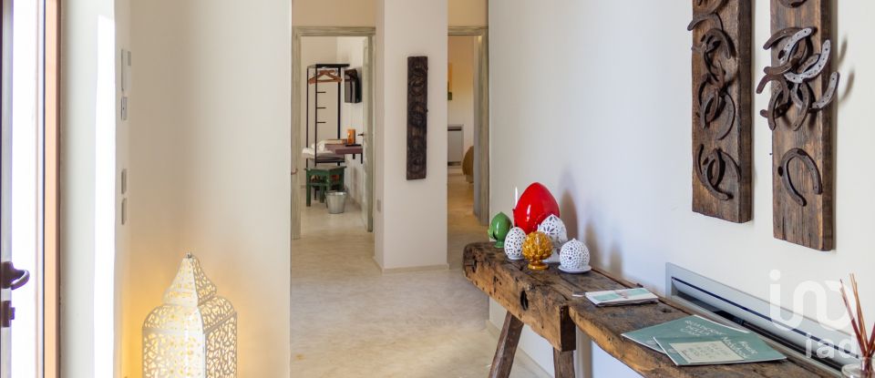 Farm 10 rooms of 250 m² in Carovigno (72012)