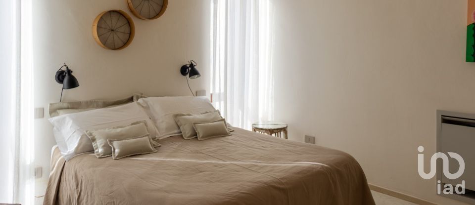 Farm 10 rooms of 250 m² in Carovigno (72012)