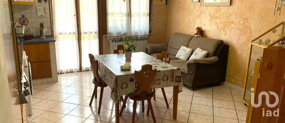 Traditional house 4 rooms of 93 m² in Desio (20832)