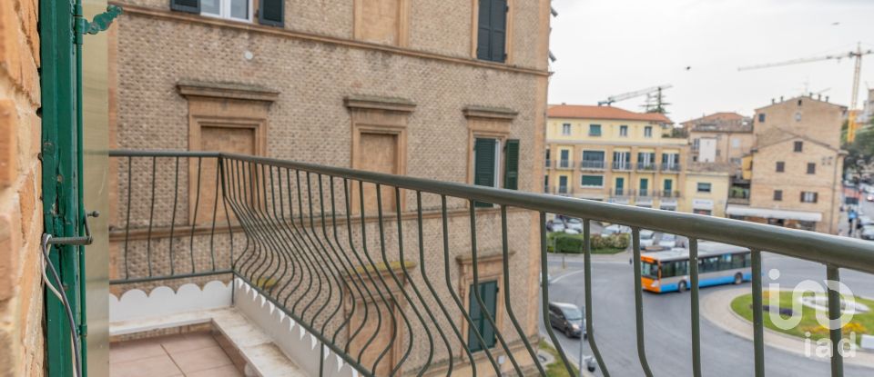 Four-room apartment of 129 m² in Macerata (62100)