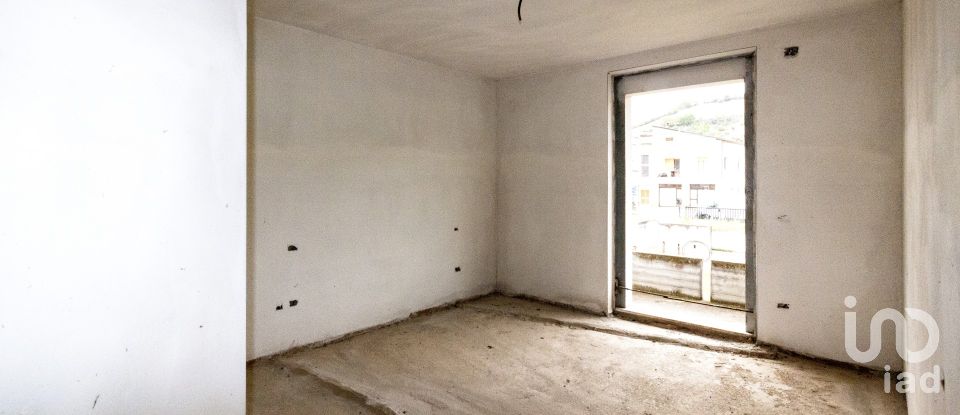 Casa indipendente 14 locali di 400 m² in Notaresco (64024)