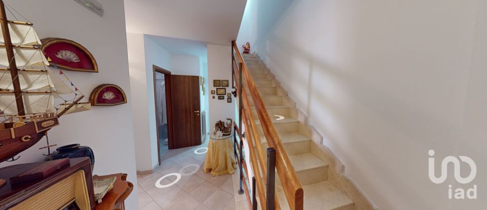 Villa a schiera 7 locali di 132 m² in Brindisi (72100)