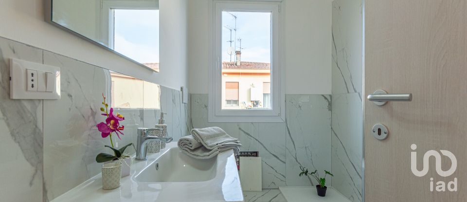 Four-room apartment of 105 m² in Padova (35133)