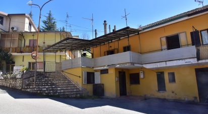 Abitazione 4 locali di 98 m² in Potenza (85100)