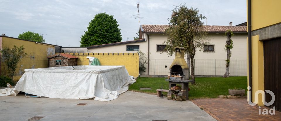 Casa 10 locali di 400 m² in Montichiari (25018)