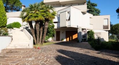Villa 17 locali di 550 m² in Belvedere Ostrense (60030)